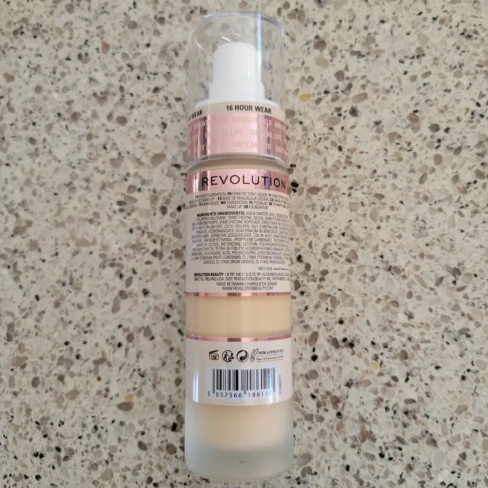 NEW Makeup Revolution F8.5 IRL Filter Longwear Liquid Foundation Soft Matte 16HR